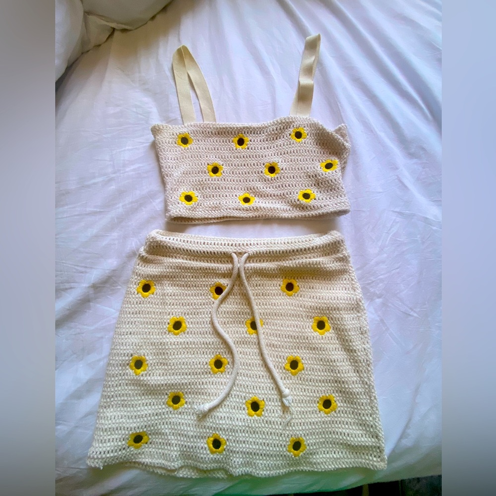 Crochet sunflower skirt set (top and bottom)
